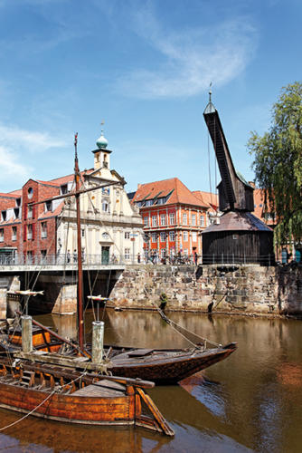 Alter Hafen und Kran in Lüneburg, Deutschland