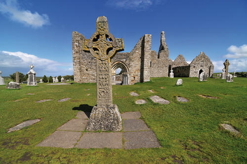 Irlandia  Klasztor  Clonmacnoise